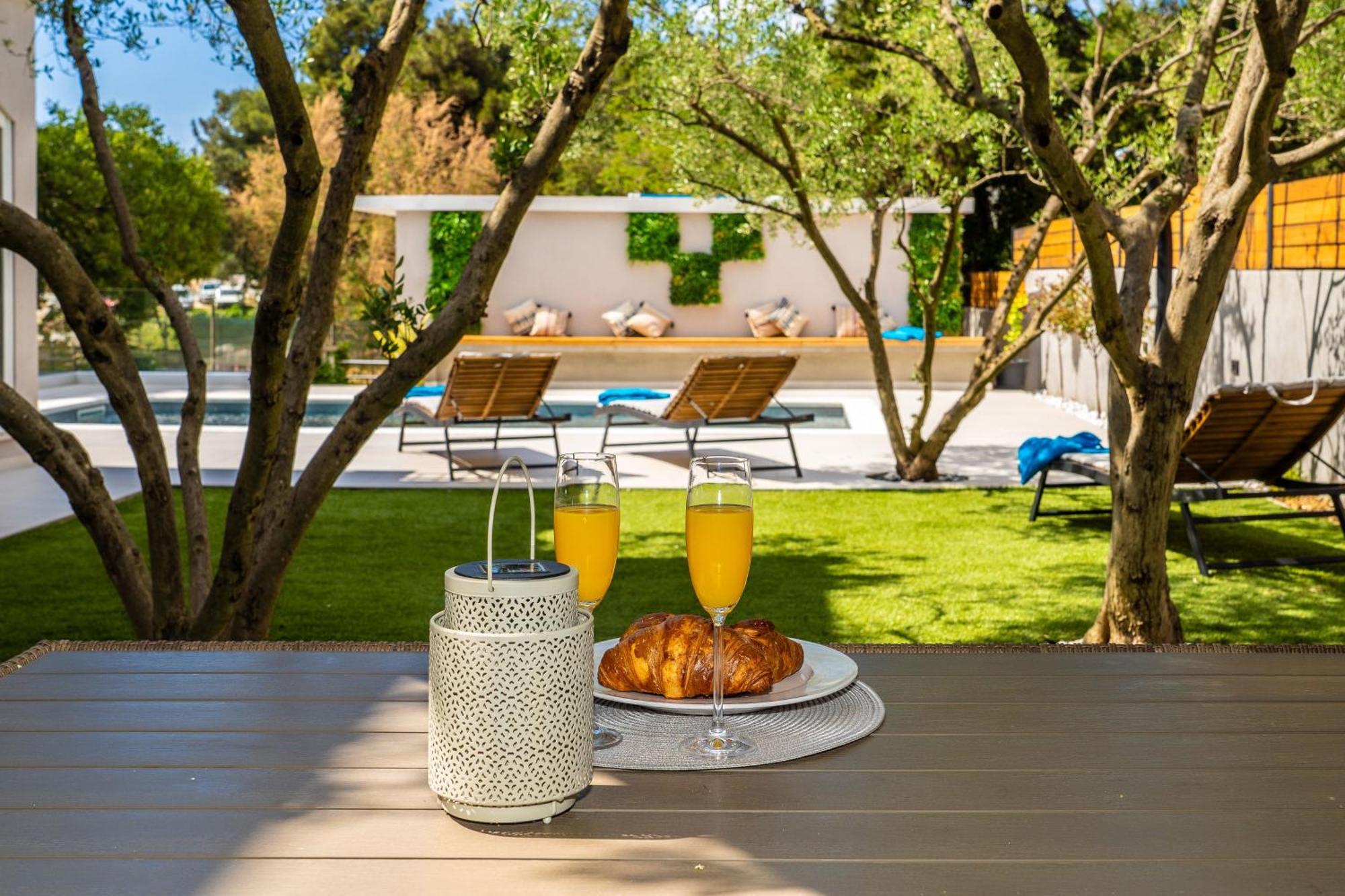 Villa B&D Zadar For The Complete Pleasure Of Vacation !Heated! Private Pool! Green Oasis In The Center Of Zadar, 100M From The Sea Zewnętrze zdjęcie
