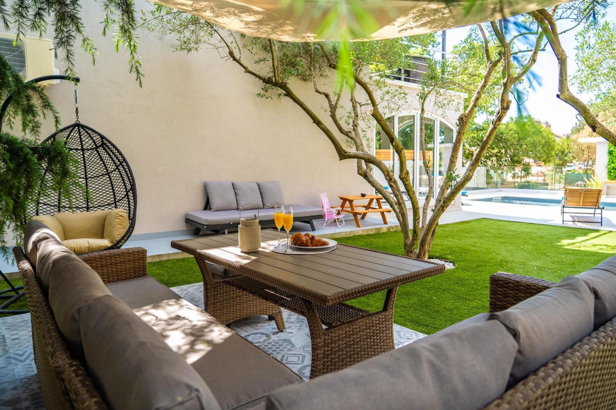 Villa B&D Zadar For The Complete Pleasure Of Vacation !Heated! Private Pool! Green Oasis In The Center Of Zadar, 100M From The Sea Zewnętrze zdjęcie